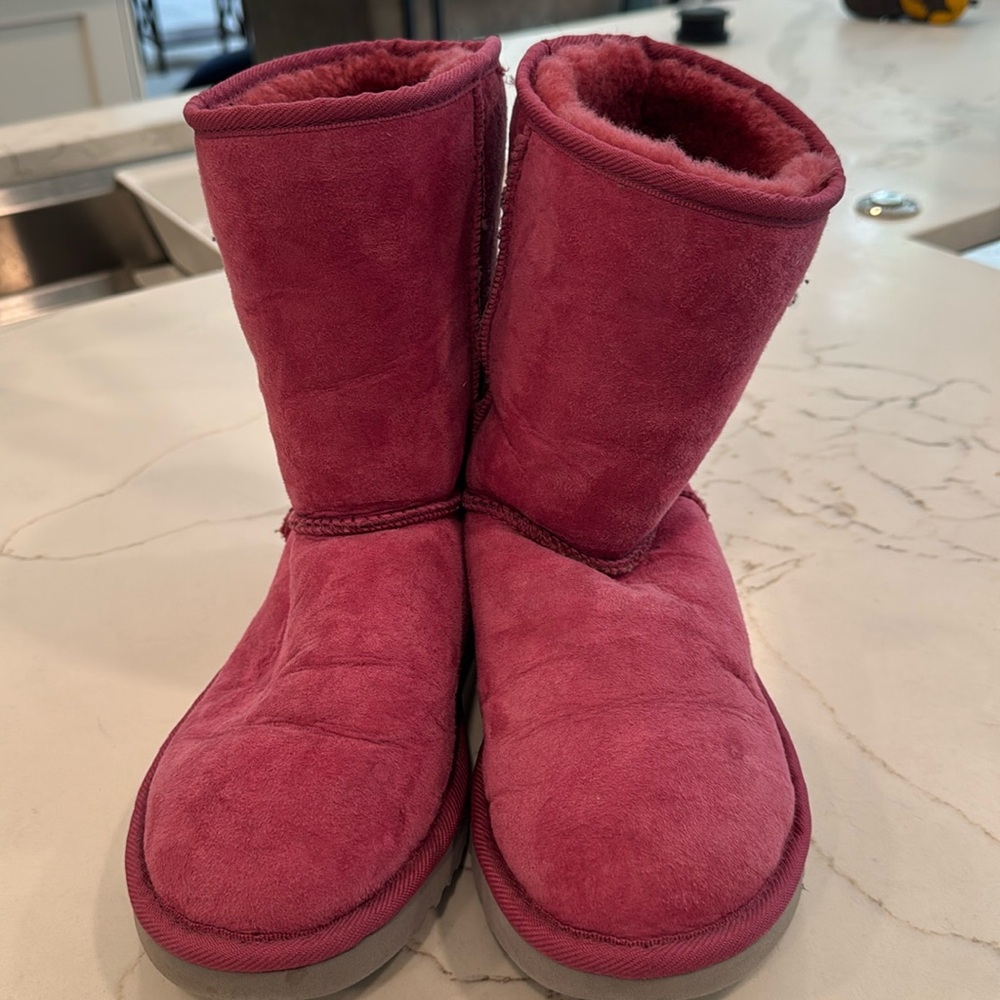 Ugg Australia raspberry short boots